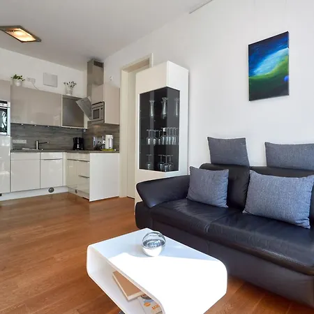 Villa Ostseeresidenz - Wg 5 Mit Sauna, Terrasse, Meerblick